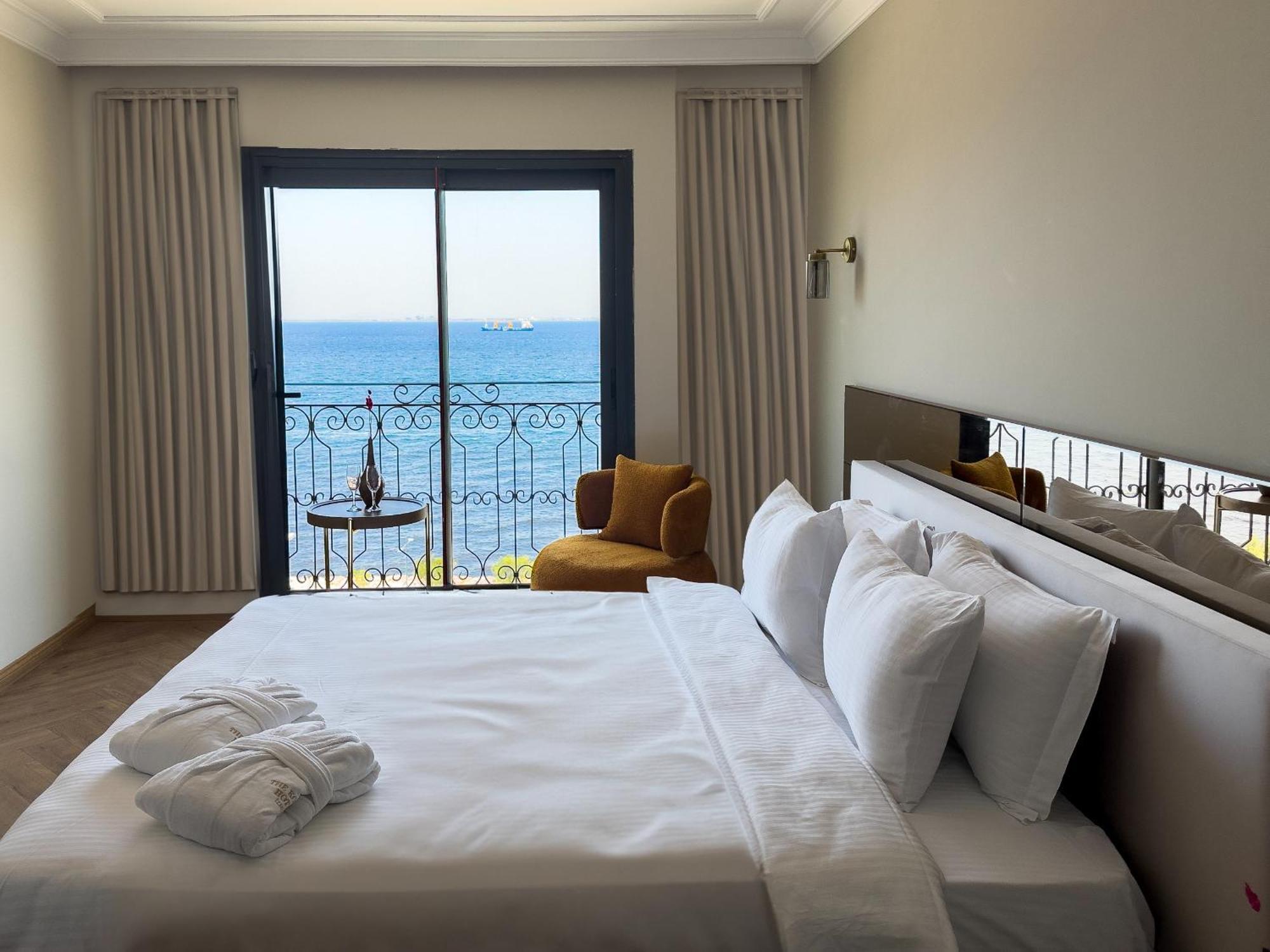 The Yali Konak Hotel Izmir Exterior photo